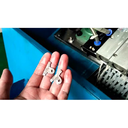 热水器配件直线送料攻牙机